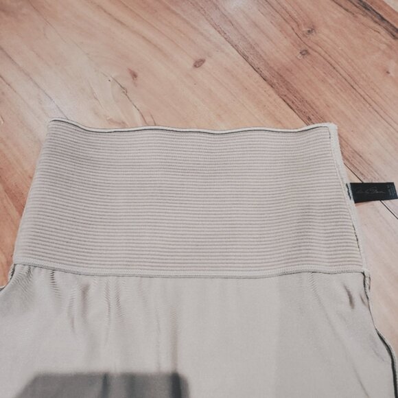 Marilyn Monroe Tummy Support Skirt Shapewear- Size M - Picture 2 of 6